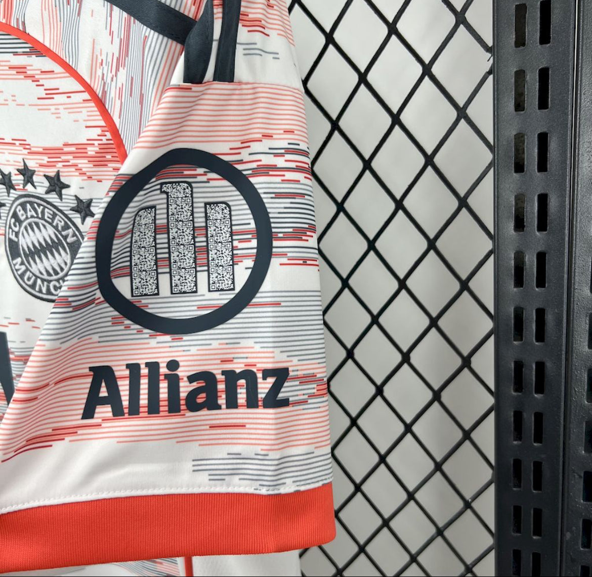 Bayern Munich 2025/26 Uit Shirt