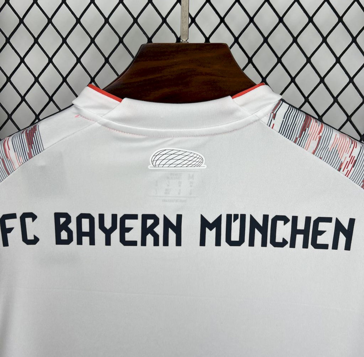 Bayern Munich 2025/26 Uit Shirt